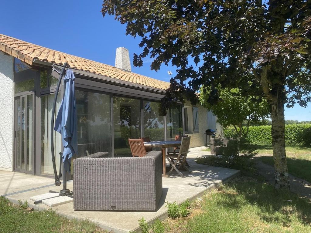 Vila A Proximite Du Futuroscope Et Des Marais Poitevin Rouille Exteriér fotografie